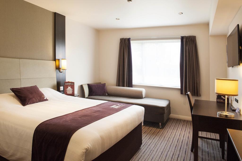 Premier Inn York North Room photo